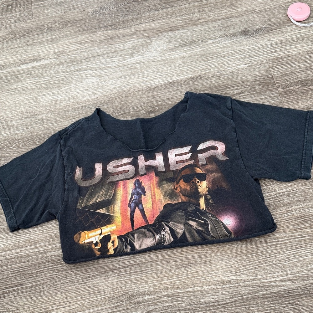 Usher cropped OMG 2010 concert tour graphic tee t-shirt XS